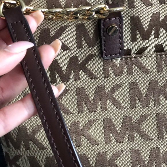 MK Shoulder Bag - Picture 2 of 8